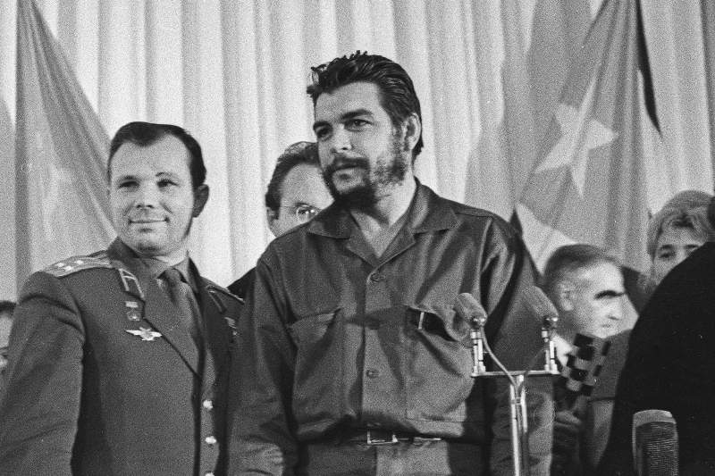 00 Гагарин и Че Гевара.jpg