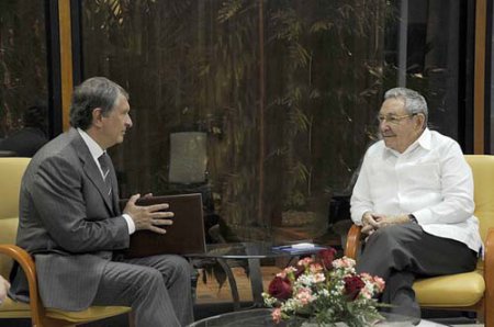 Президент Кубы принял главу компании Роснефть
